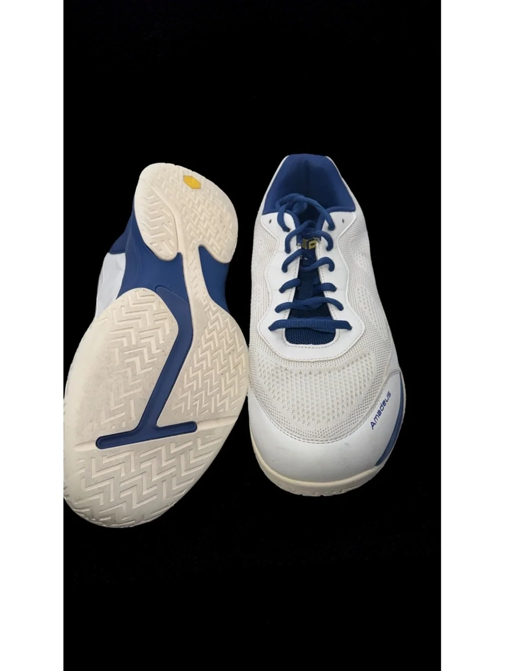 Fila Airproof White and Navy Athletic Sneakers Size 11